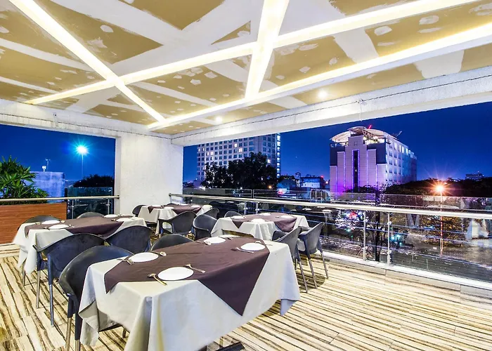 Fabhotel Prime Avenue